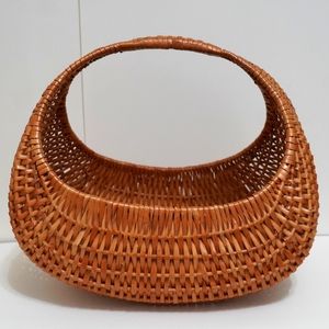Round wicker fruit basket Japanese style